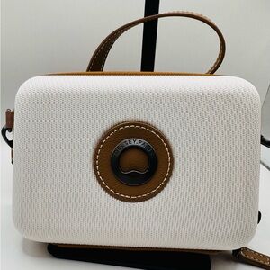 Delsey Paris Chatelet Air 2.0 Clutch/Crossbody